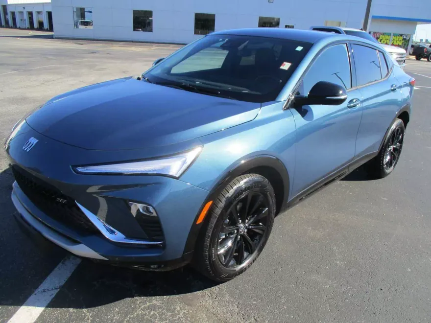 2024 Buick Envista ST photo 1