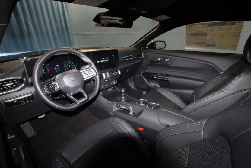 2025 Ford Mustang GT Premium photo 1