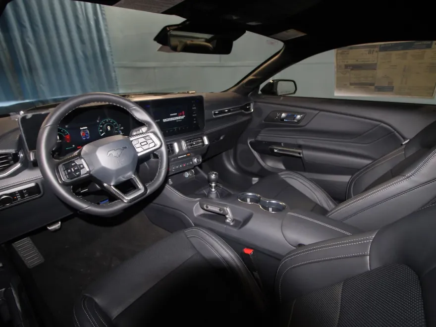 2025 Ford Mustang GT Premium photo 1