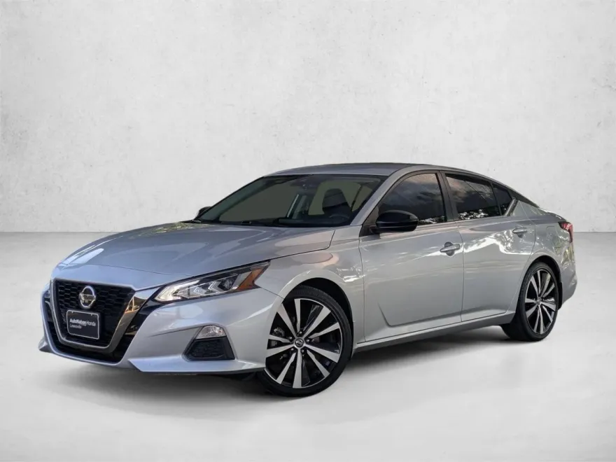2022 Nissan Altima 2.5 SR photo 1