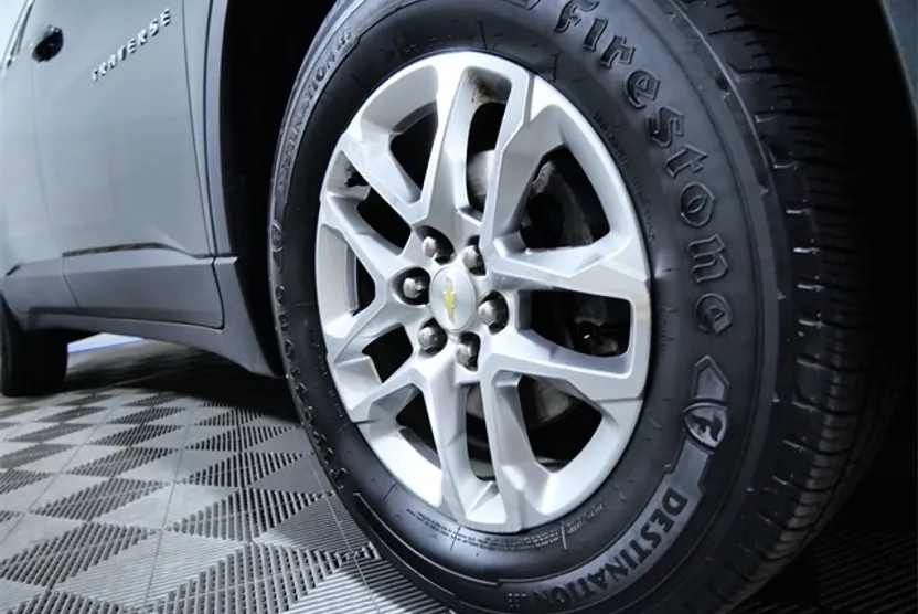 2018 Chevrolet Traverse Cloth 1LT photo 1