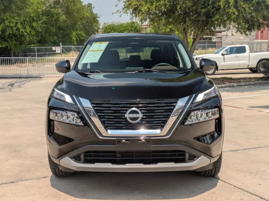 2023 Nissan Rogue SV photo 1