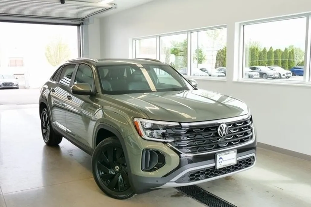 2025 Volkswagen Atlas Cross Sport SE Technology photo 1