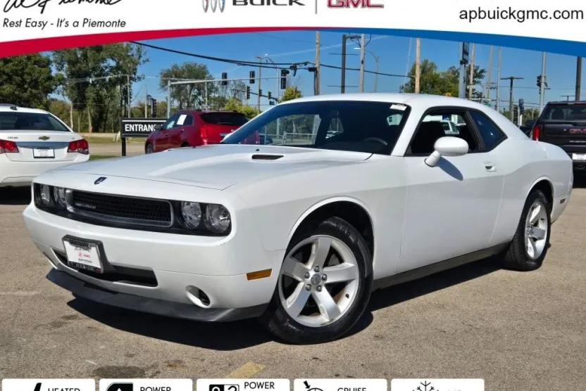 2010 Dodge Challenger SE photo 1