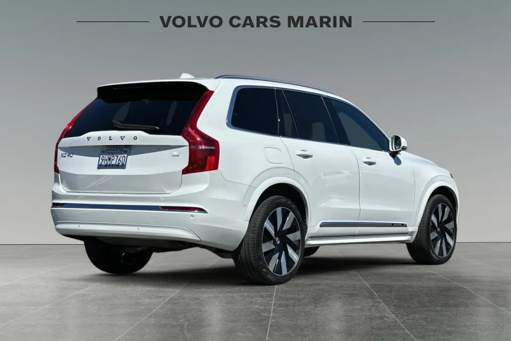2024 Volvo XC90 T8 Ultimate photo 1