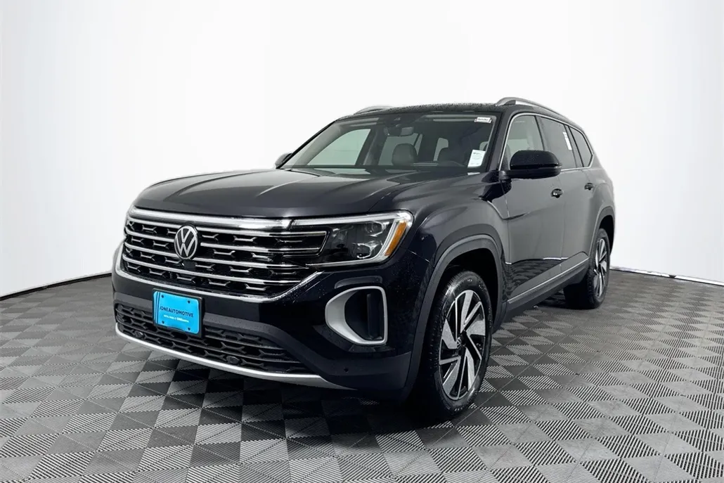 2025 Volkswagen Atlas SEL photo 1