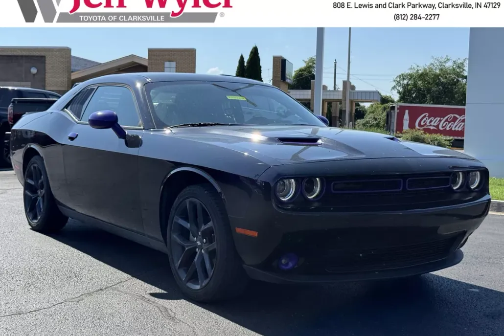 2023 Dodge Challenger SXT photo 1