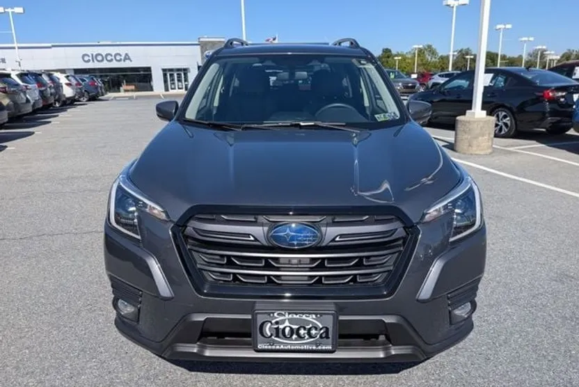 2023 Subaru Forester Limited photo 1