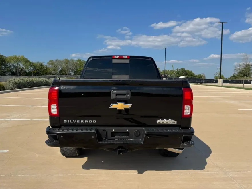 2016 Chevrolet Silverado 1500 High Country photo 1
