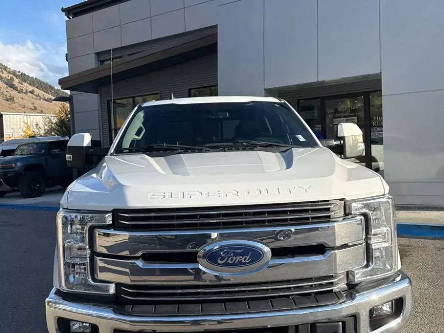 2019 Ford F-250 Lariat photo 1