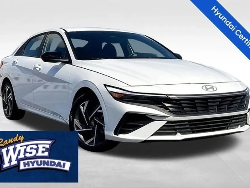 2025 Hyundai Elantra SEL Sport photo 1