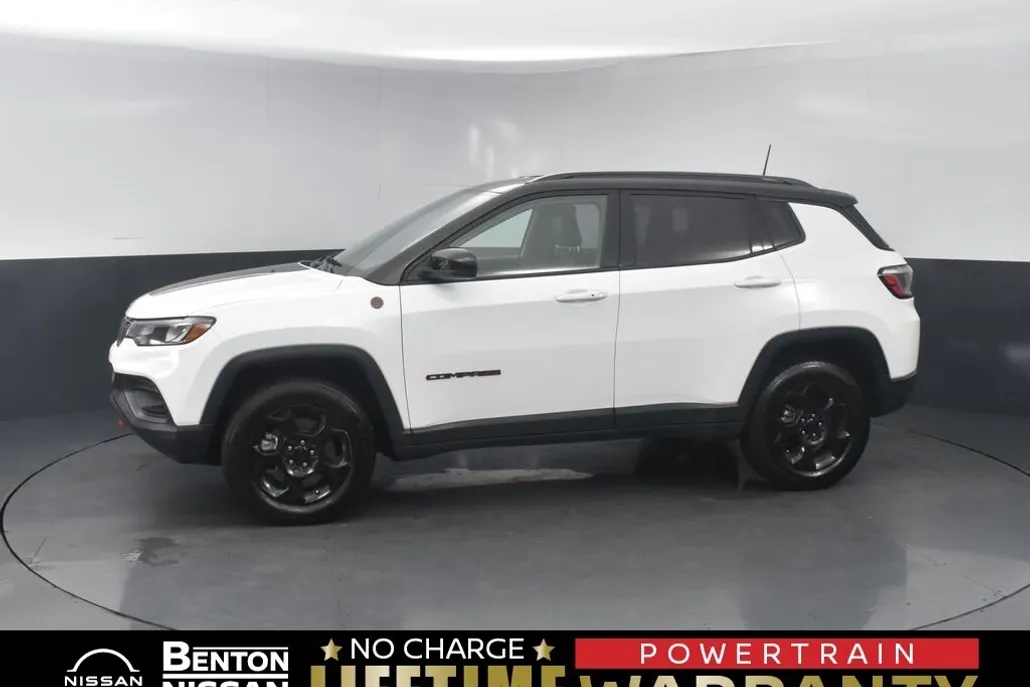 2023 Jeep Compass Trailhawk photo 1