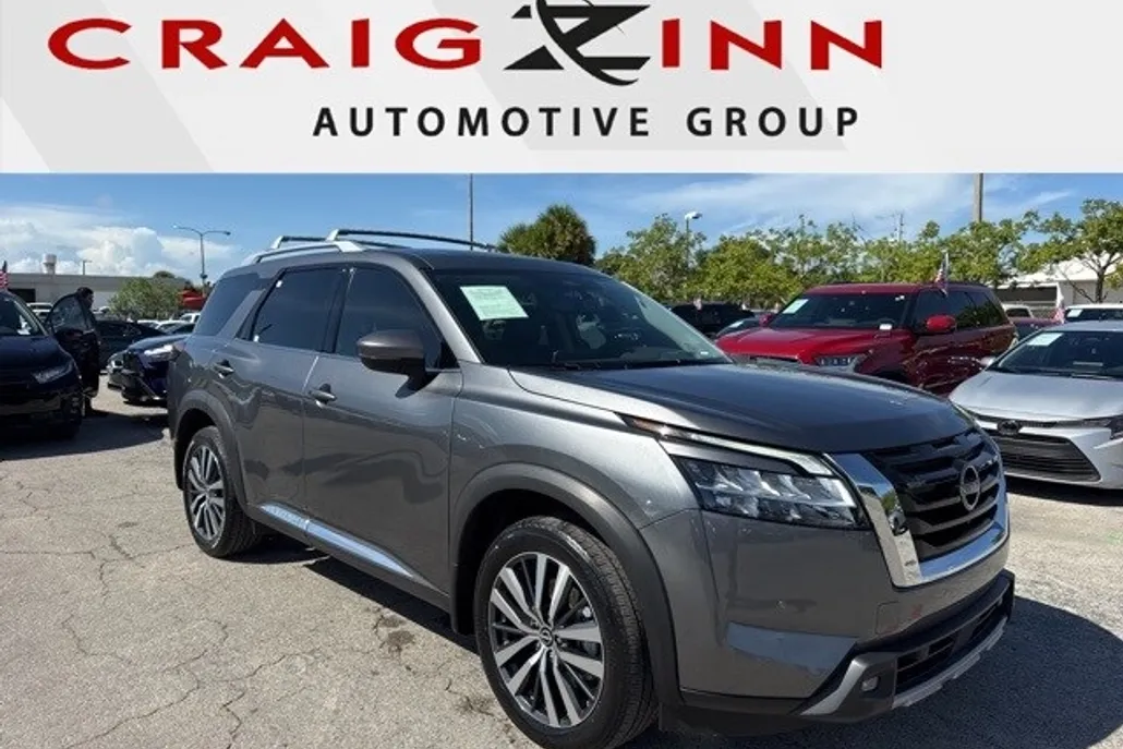2022 Nissan Pathfinder Platinum photo 1