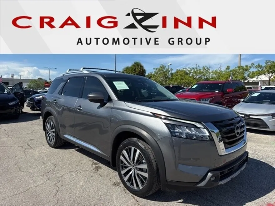 2022 Nissan Pathfinder Platinum photo 1