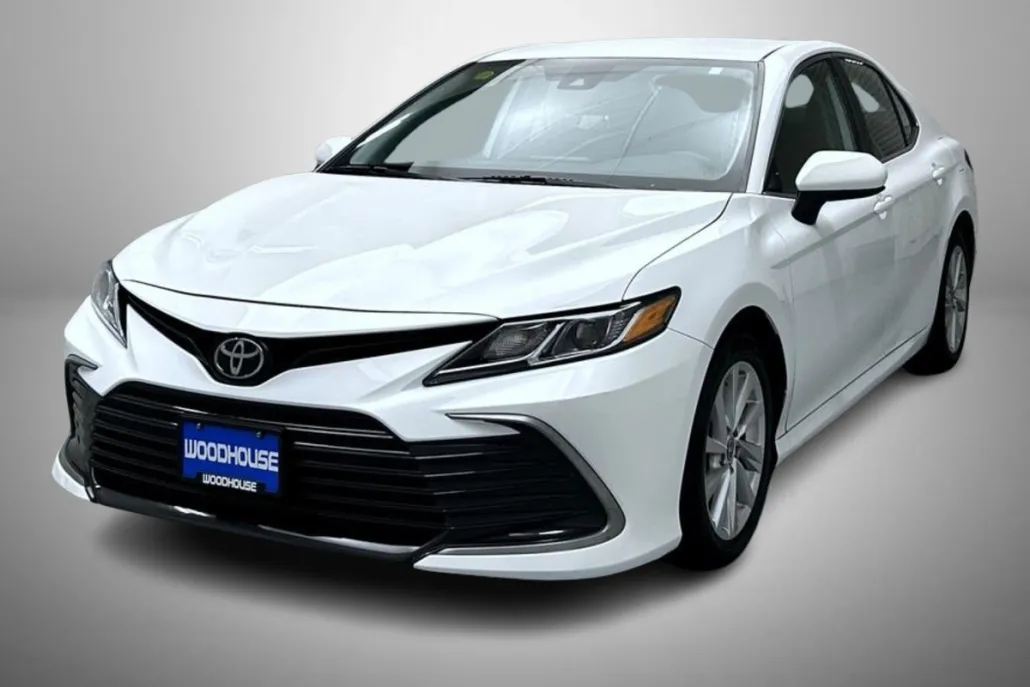 2024 Toyota Camry LE photo 1