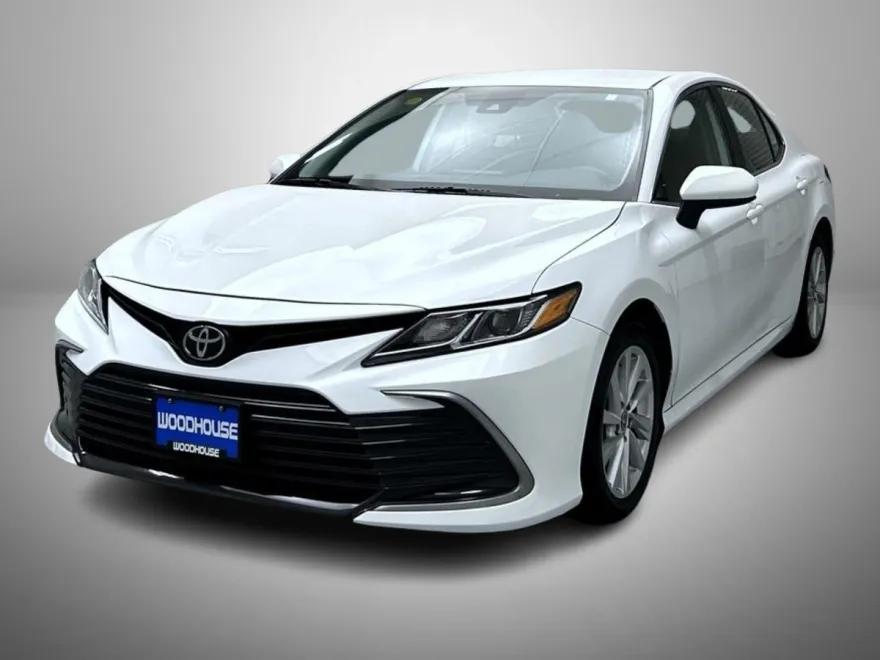 2024 Toyota Camry LE photo 1