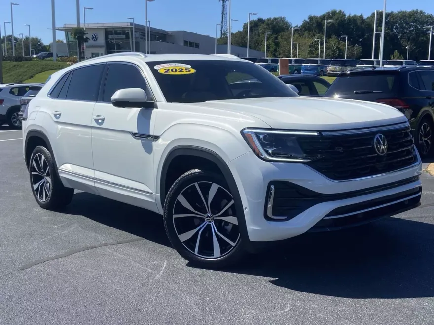 2025 Volkswagen Atlas Cross Sport SEL Premium R-Line photo 1