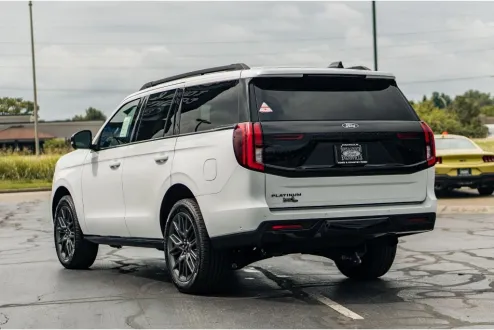 2025 Ford Expedition Platinum photo 1