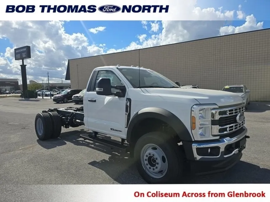 2025 Ford F-600 photo 1