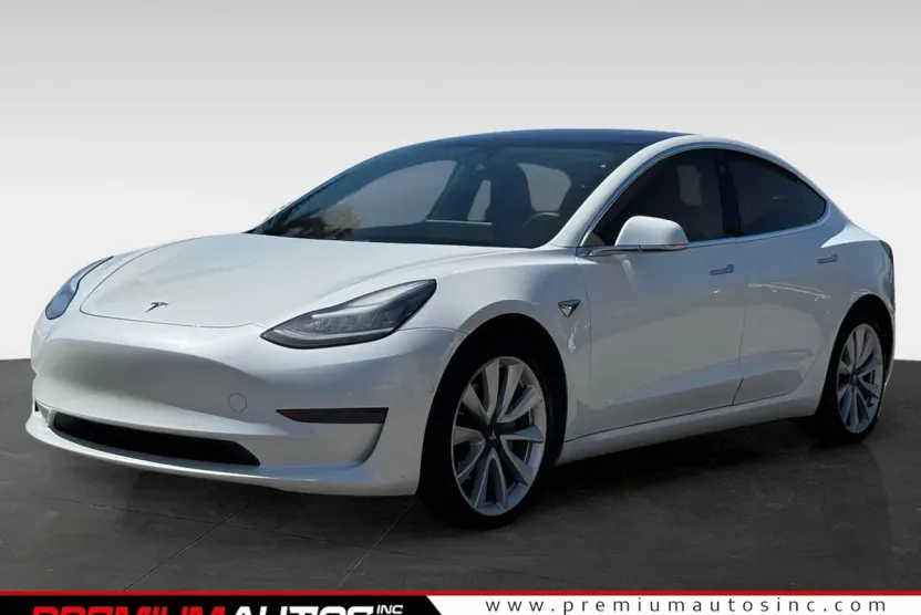 2020 Tesla Model 3 Standard Range Plus photo 1