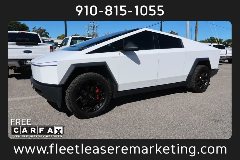 2024 Tesla Cybertruck photo 1