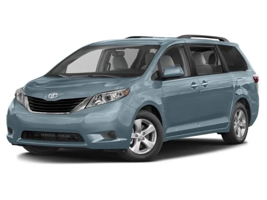 2017 Toyota Sienna LE photo 1