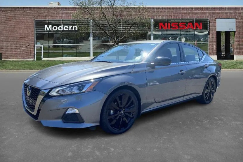 2021 Nissan Altima 2.5 SR photo 1