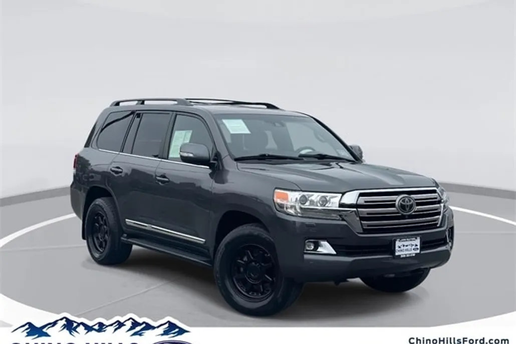 2019 Toyota Land Cruiser Base photo 1