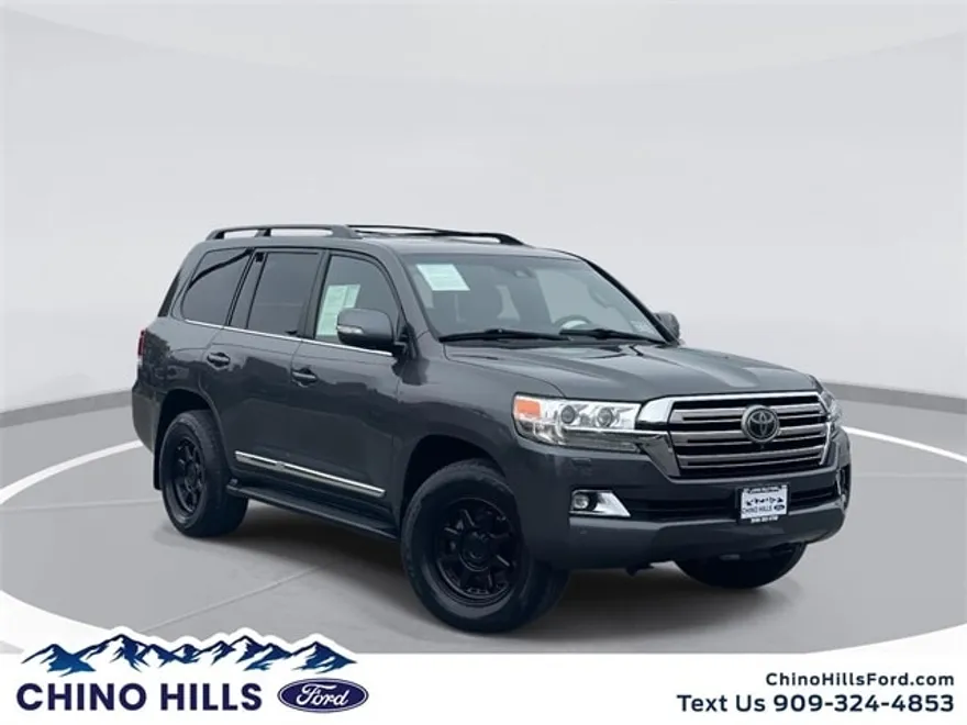 2019 Toyota Land Cruiser Base photo 1