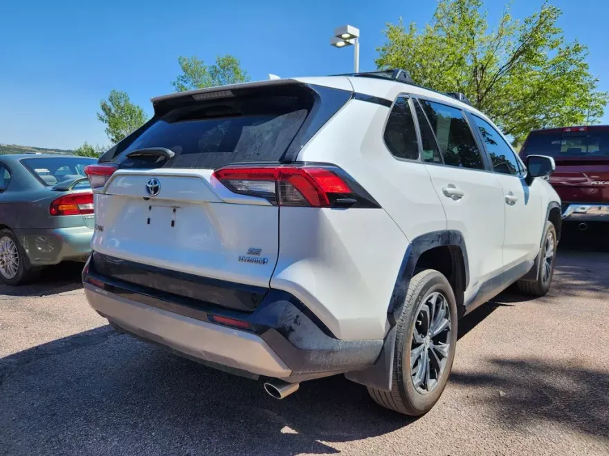 2023 Toyota RAV4 Hybrid SE photo 1