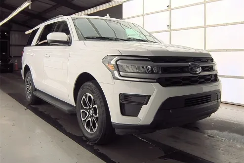 2022 Ford Expedition XLT photo 2