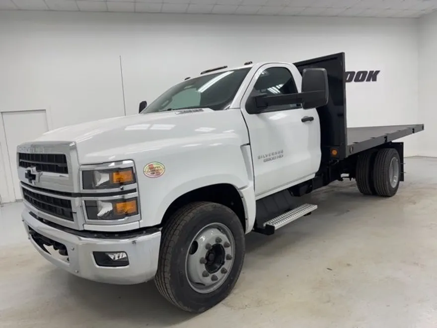 2024 Chevrolet Silverado 5500HD Work Truck photo 1