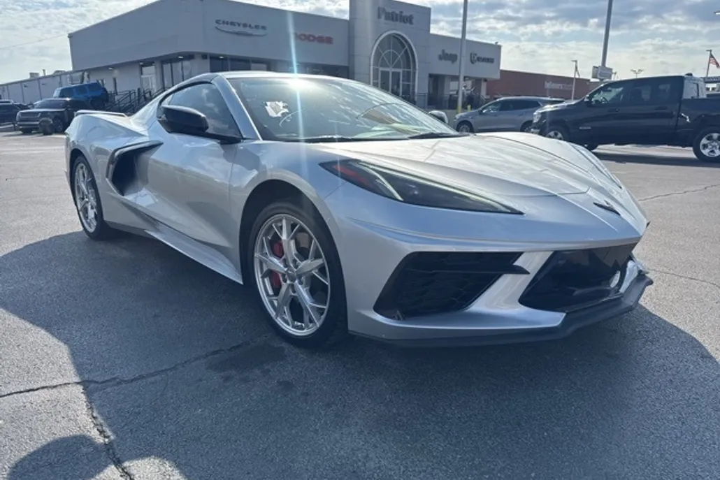 2020 Chevrolet Corvette Stingray 2LT photo 1