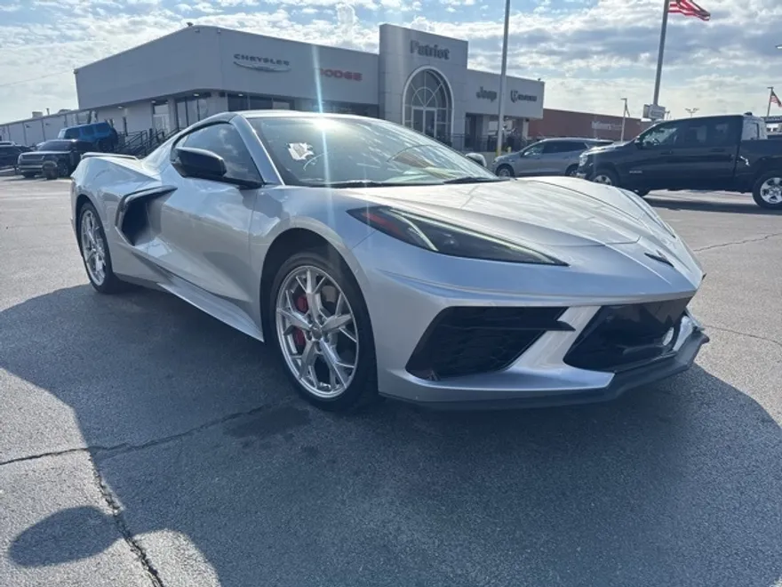 2020 Chevrolet Corvette Stingray 2LT photo 1