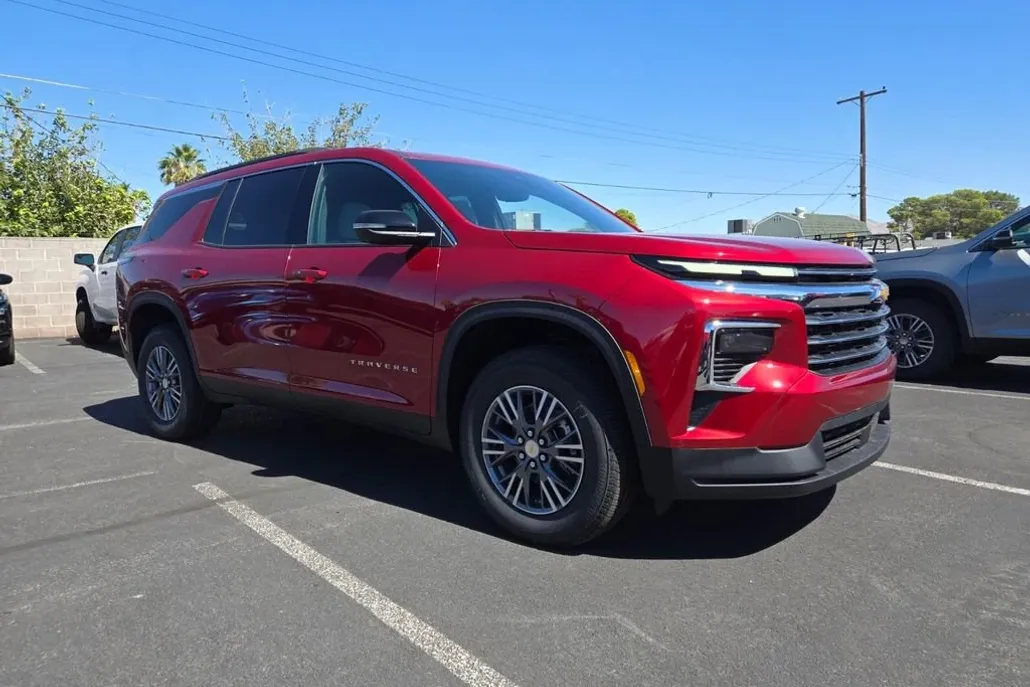 2026 Chevrolet Traverse photo 1