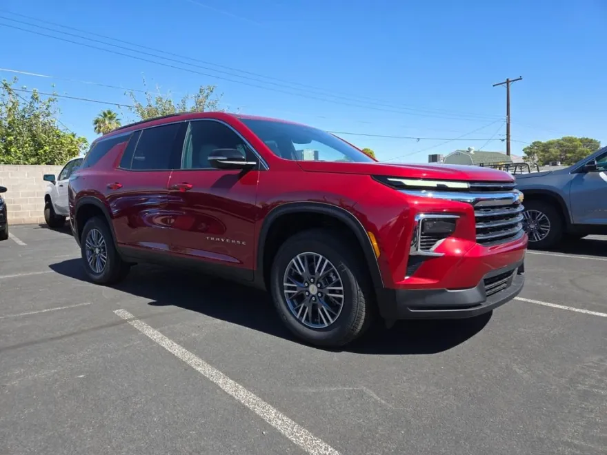 2026 Chevrolet Traverse photo 1