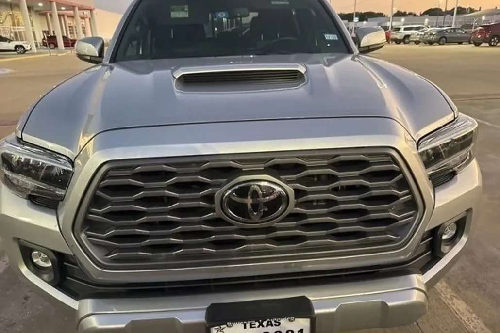 2023 Toyota Tacoma TRD Sport V6 photo 1