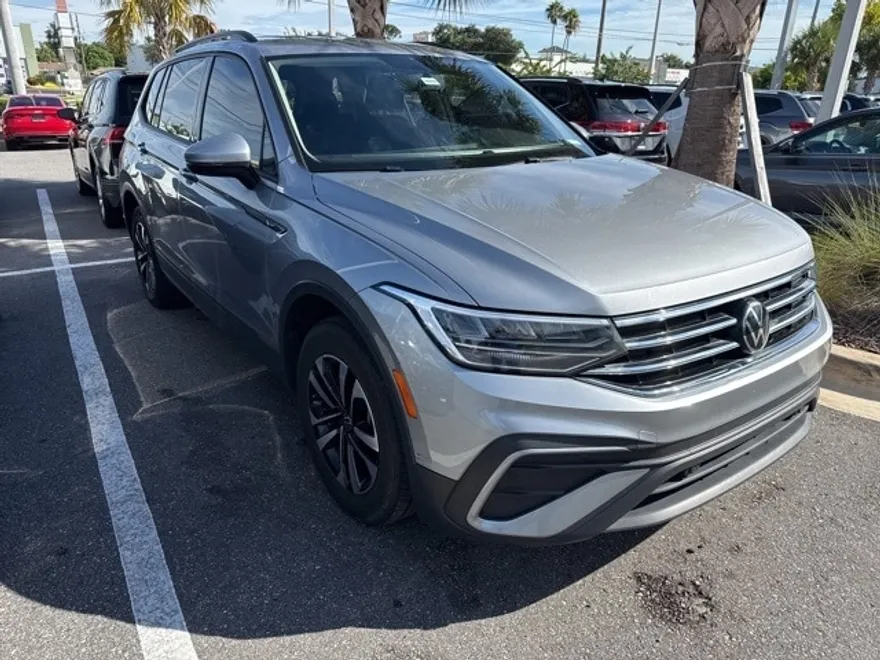 2022 Volkswagen Tiguan S photo 1
