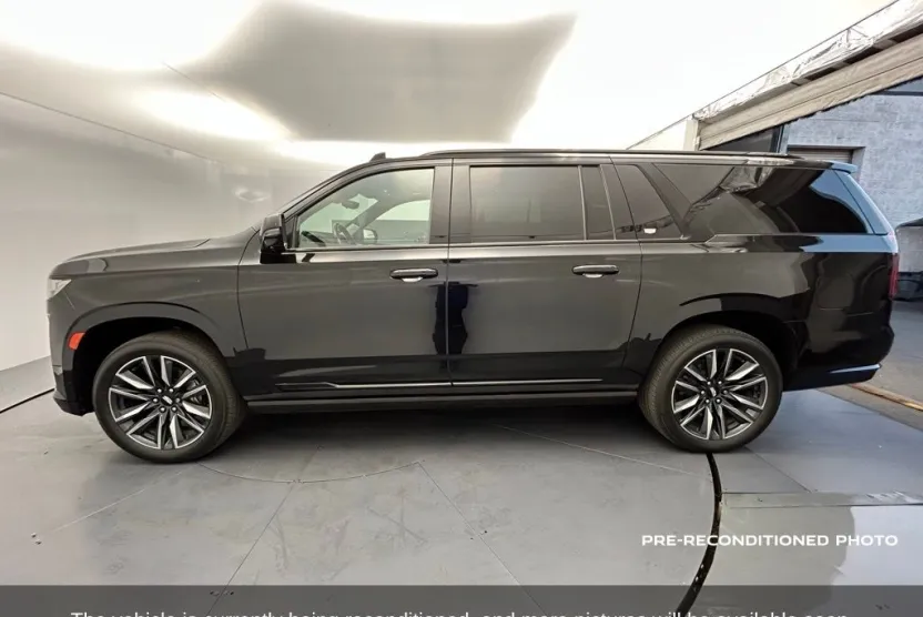 2022 Cadillac Escalade ESV Sport Platinum photo 1