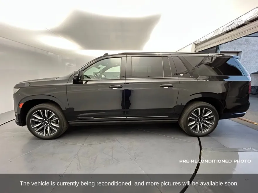 2022 Cadillac Escalade ESV Sport Platinum photo 1