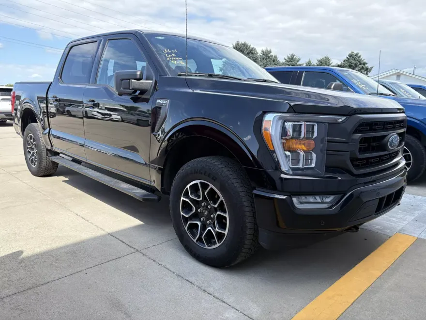 2023 Ford F-150 XLT photo 1