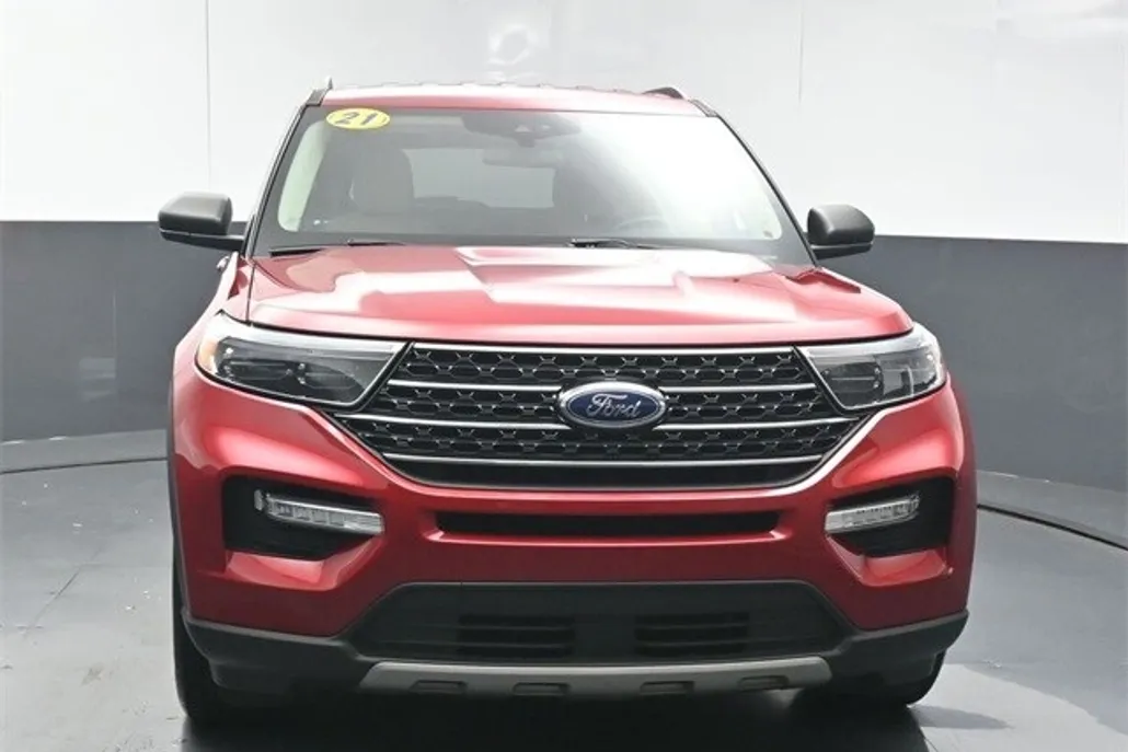 2021 Ford Explorer XLT photo 1