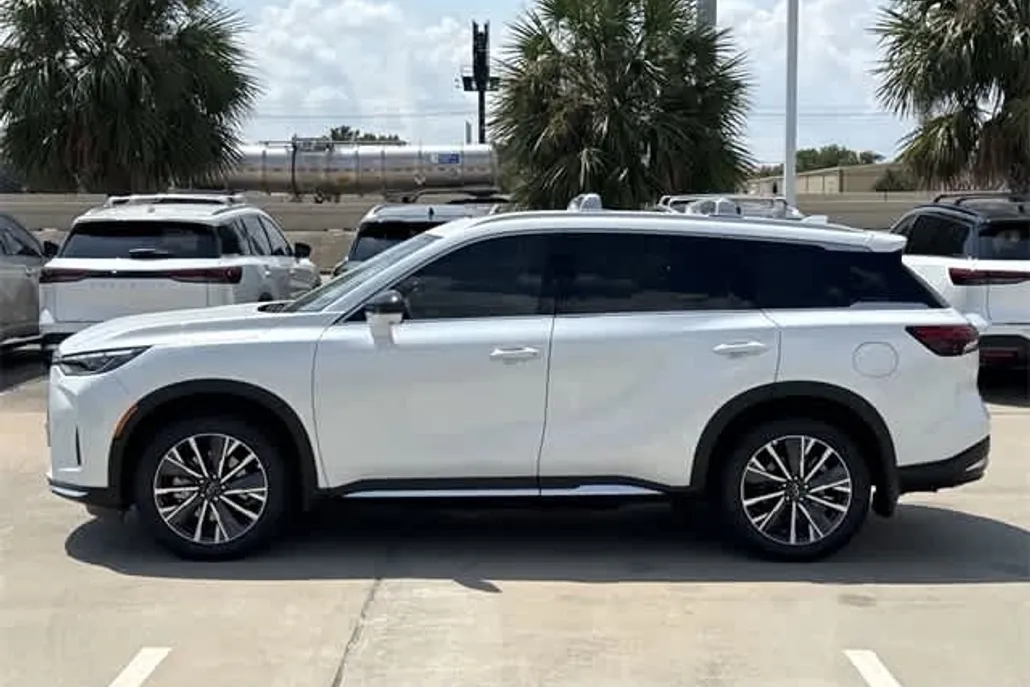 2026 Infiniti QX60 Luxe photo 1