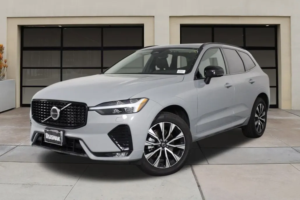 2025 Volvo XC60 B5 Core photo 1