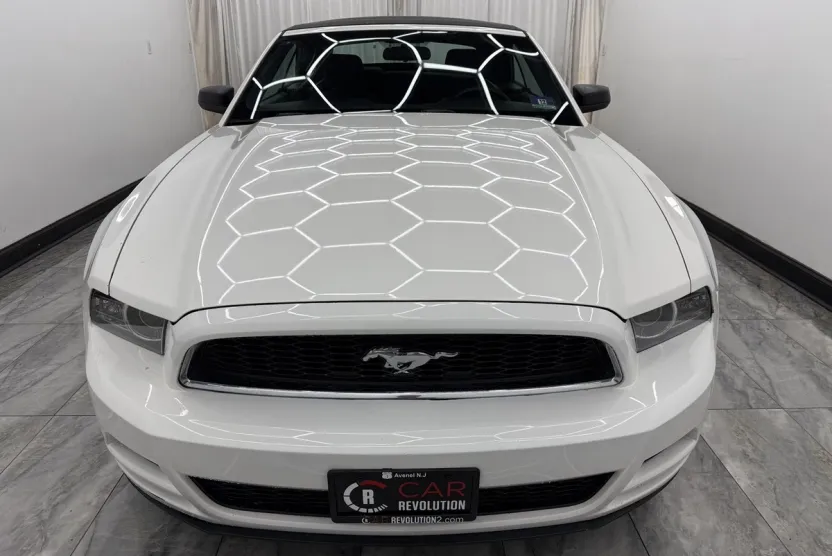 2013 Ford Mustang V6 Convertible photo 1