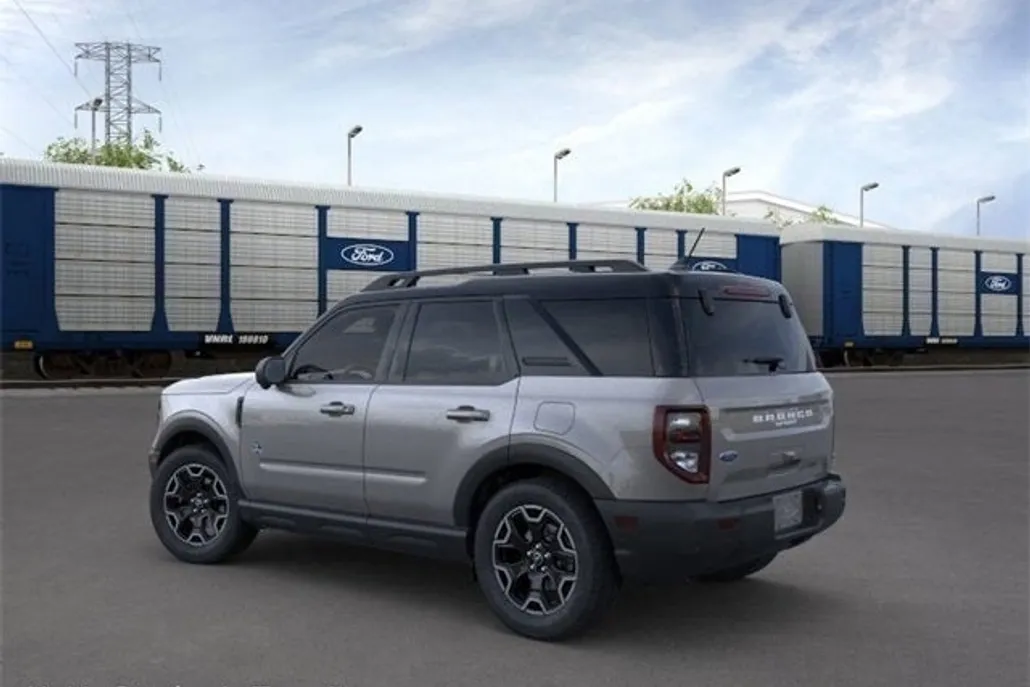 2025 Ford Bronco Sport Outer Banks photo 1