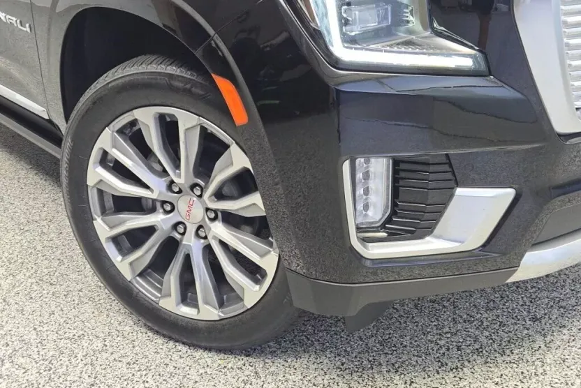 2021 Gmc Yukon XL Denali photo 1