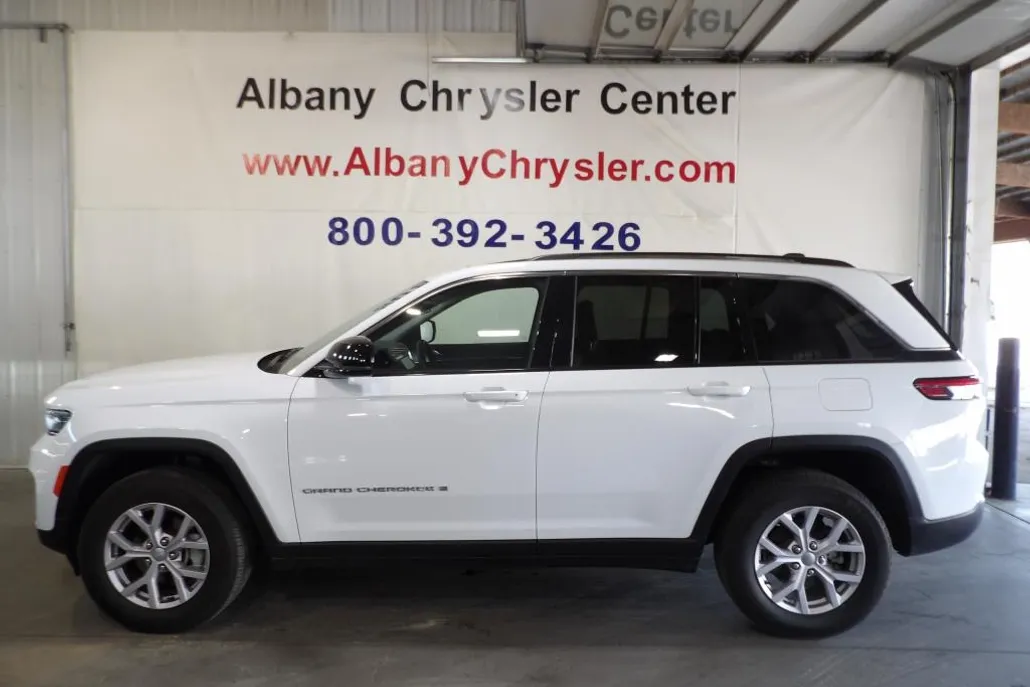 2022 Jeep Grand Cherokee Limited photo 1