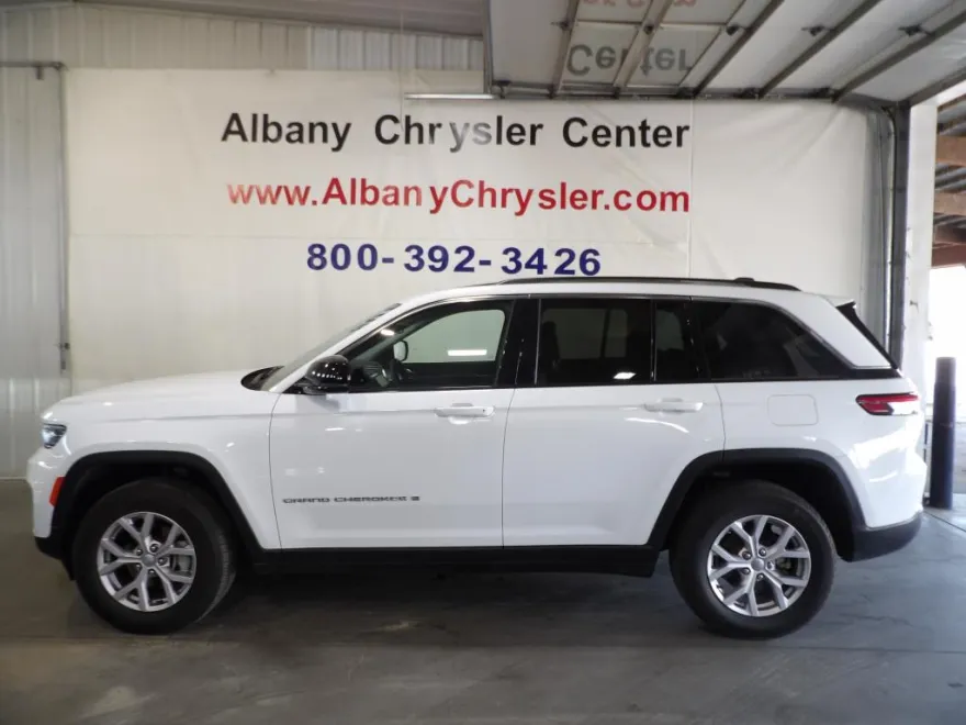 2022 Jeep Grand Cherokee Limited photo 1