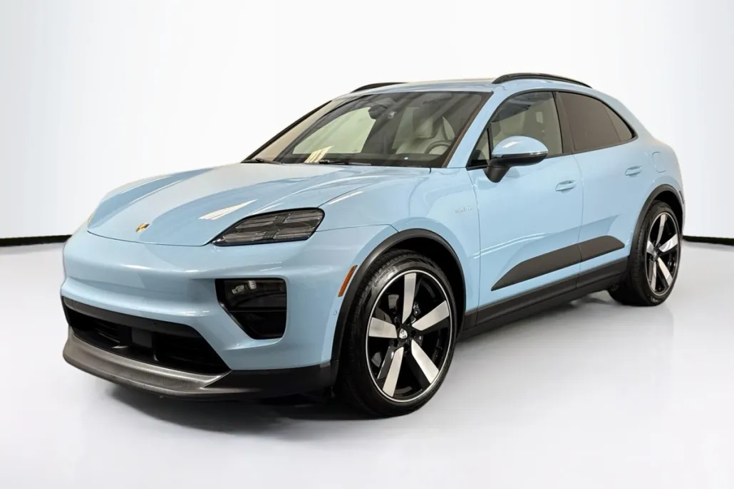 2025 Porsche Macan Electric photo 1